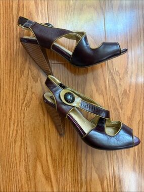Seychelles Women’s Brown Leather Peep-toe slingback Heels Size 7
